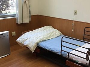 居室のベッド  