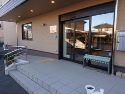きれいな施設入口