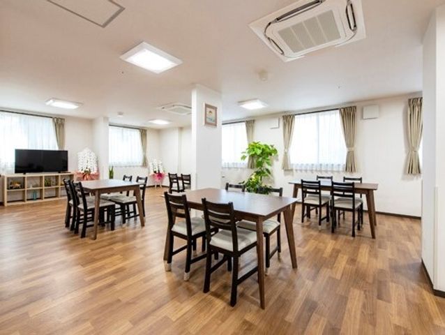広々とした清潔なダイニング