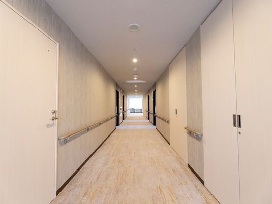 清潔感あふれる廊下
