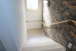 手すり付き階段