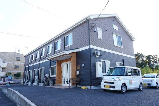 外観の建物正面図