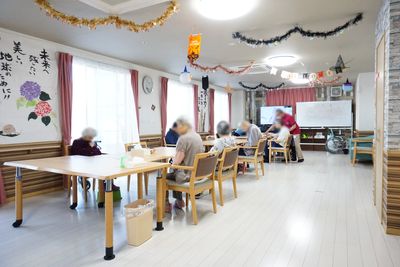 活気ある食堂風景