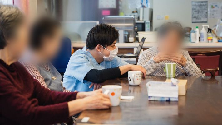 会話を楽しむテーブル