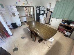 テーブルのある部屋