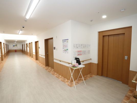 清潔な廊下の風景
