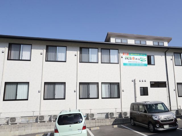 清潔感のある建物外観 外観 シンプルなデザインの外観は、整備が行き届いた印象を与えます。働く環境としても快適そうです。