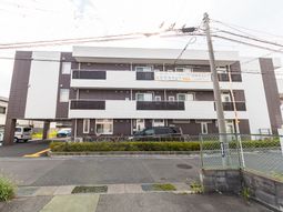 モダンな建物の外観