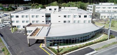 広々とした施設外観