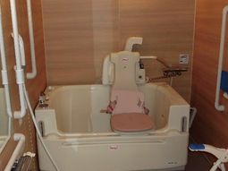 バリアフリーの快適浴室