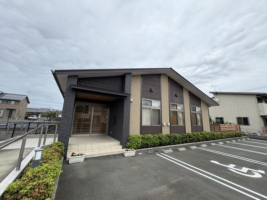 斜めからの外観