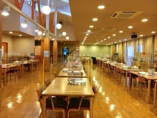 広い食堂  