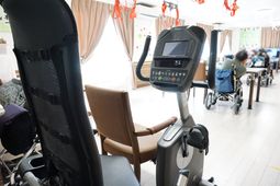 機能訓練器具と利用者