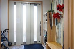 エレベーター前の廊下