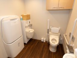 バリアフリー対応のトイレ