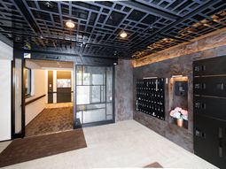 モダンなエントランスホール