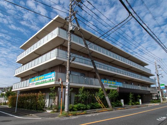 多階層建物の外観
