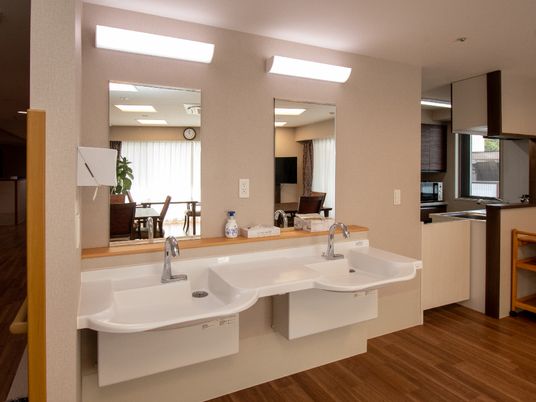 洗面台とキッチンの空間