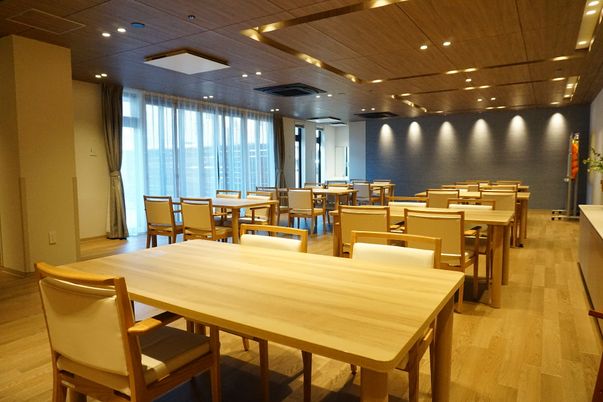 清潔感のある食堂空間