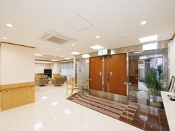 明るいエントランスホール