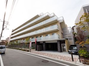 清潔感のある建物正面