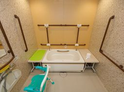 バリアフリー浴室の内観