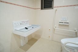 バリアフリーの洗面所