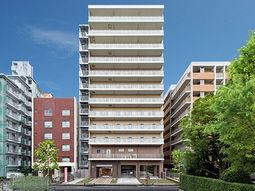 高層建築のエントランス