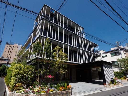 モダンな建物の外観