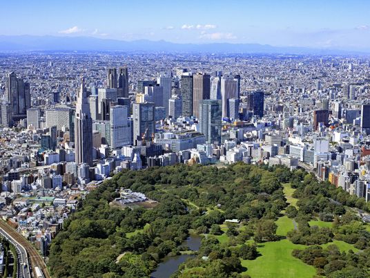 都市と公園の景色