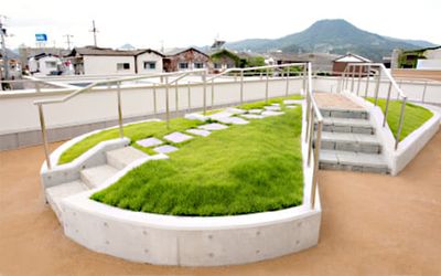 緑に囲まれたテラス