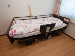 調節可能なベッドの居室