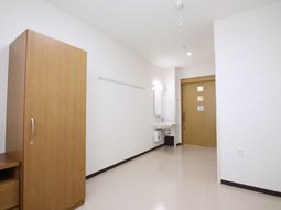 明るい居室の一角