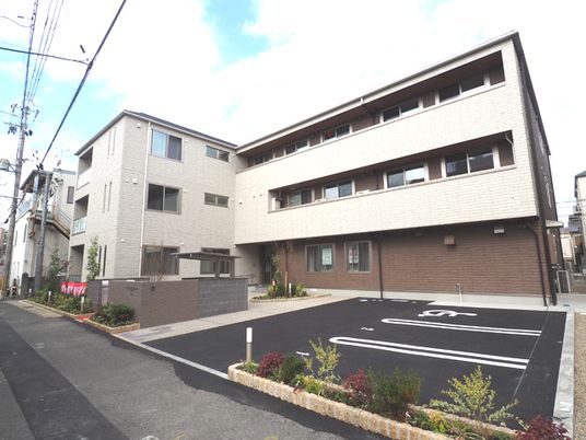 落ち着いた住宅地の外観