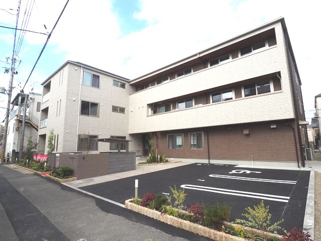 落ち着いた住宅地の外観