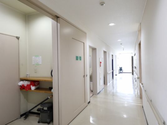 清潔な廊下の風景