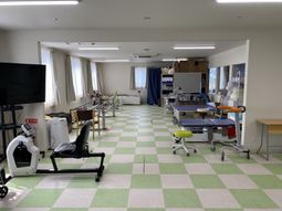 明るい機能訓練室