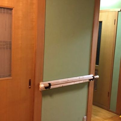 バリアフリー設計の扉