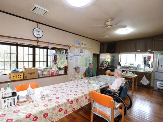 共用ダイニング風景