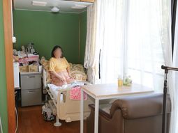 個室の模様と利用者様