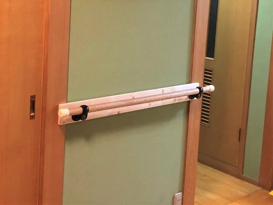 手すり付きの廊下