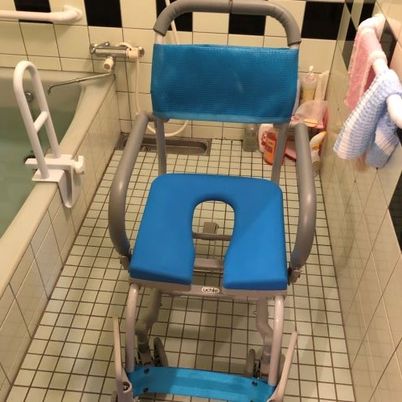 介助用シャワーチェア