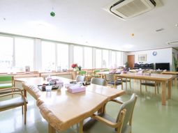 明るいダイニングエリア