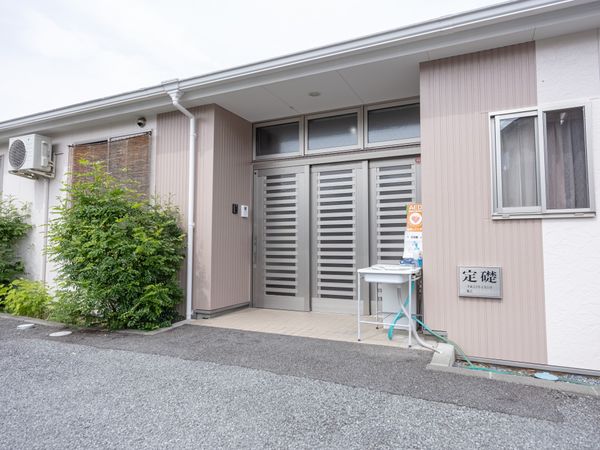明るく清潔なエントランス