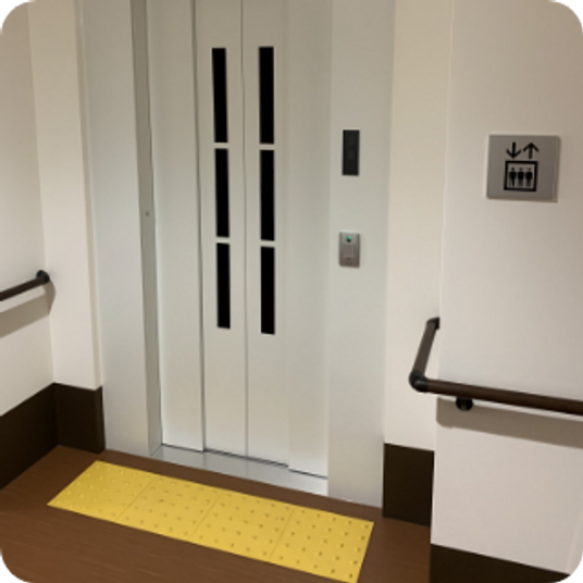 安全な移動の場エレベーター