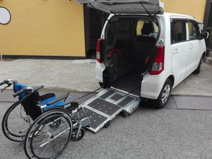 バリアフリーの車両エントランス