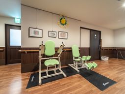 リハビリ機器のある空間