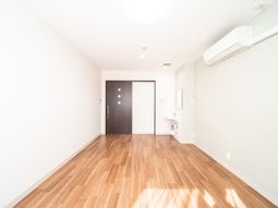 明るく広々とした居室