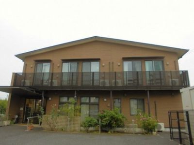 落ち着いた色合いの建物