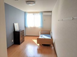 明るく清潔な居室